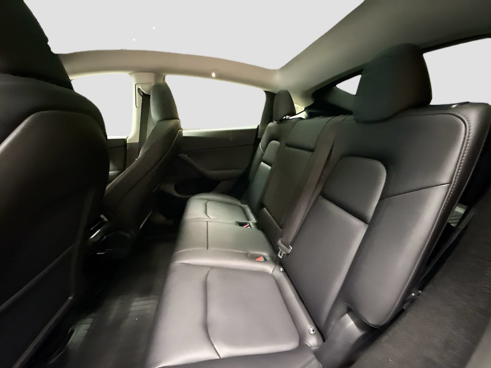 Used 2024 Tesla Model Y Long Range AWD/4WD image 25