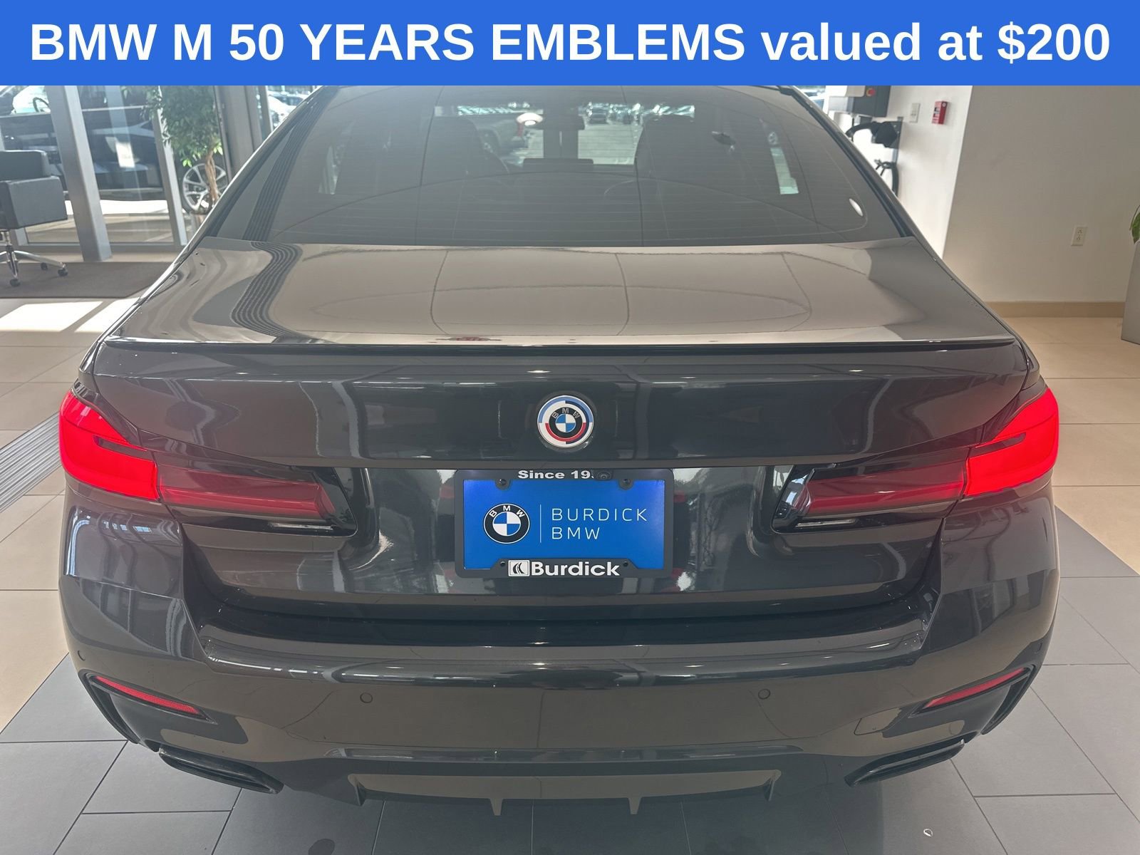 Used 2023 BMW M550i xDrive w/ Dynamic Handling Package image 11