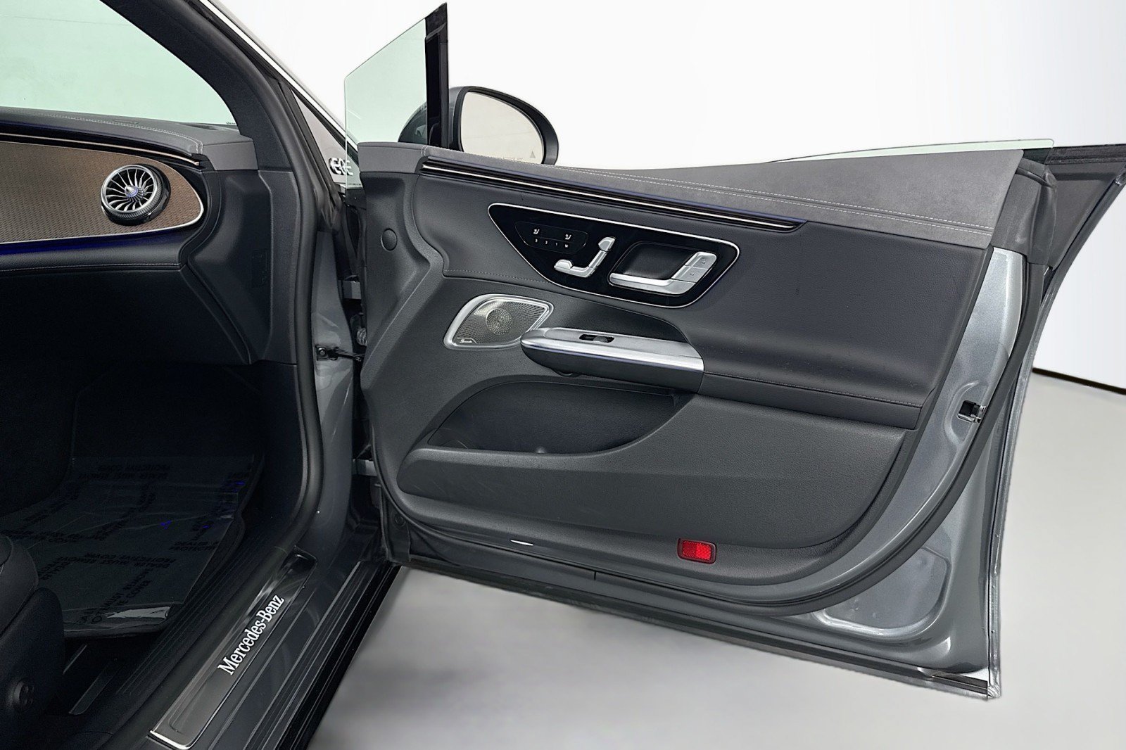 Certified 2023 Mercedes-Benz EQE 350+ 4MATIC Sedan w/ AMG Line Exterior Package image 24