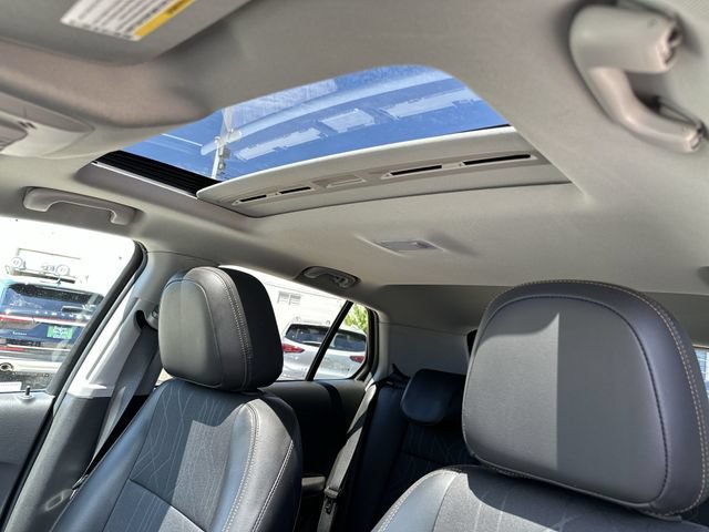 Used 2020 Chevrolet Trax LT w/ Sun & Sound Package FWD image 17