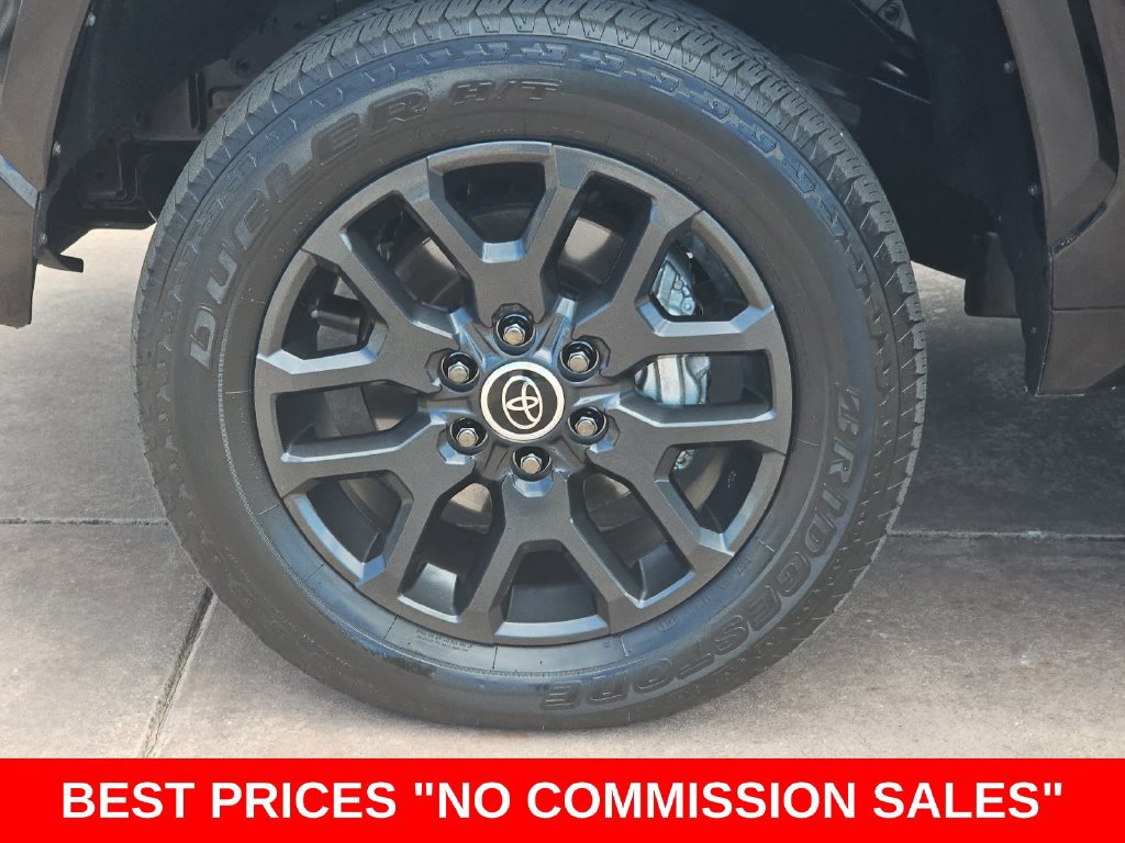 Used 2024 Toyota Tundra Platinum AWD/4WD image 34