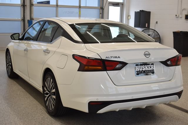 Used 2025 Nissan Altima 2.5 SV FWD image 10