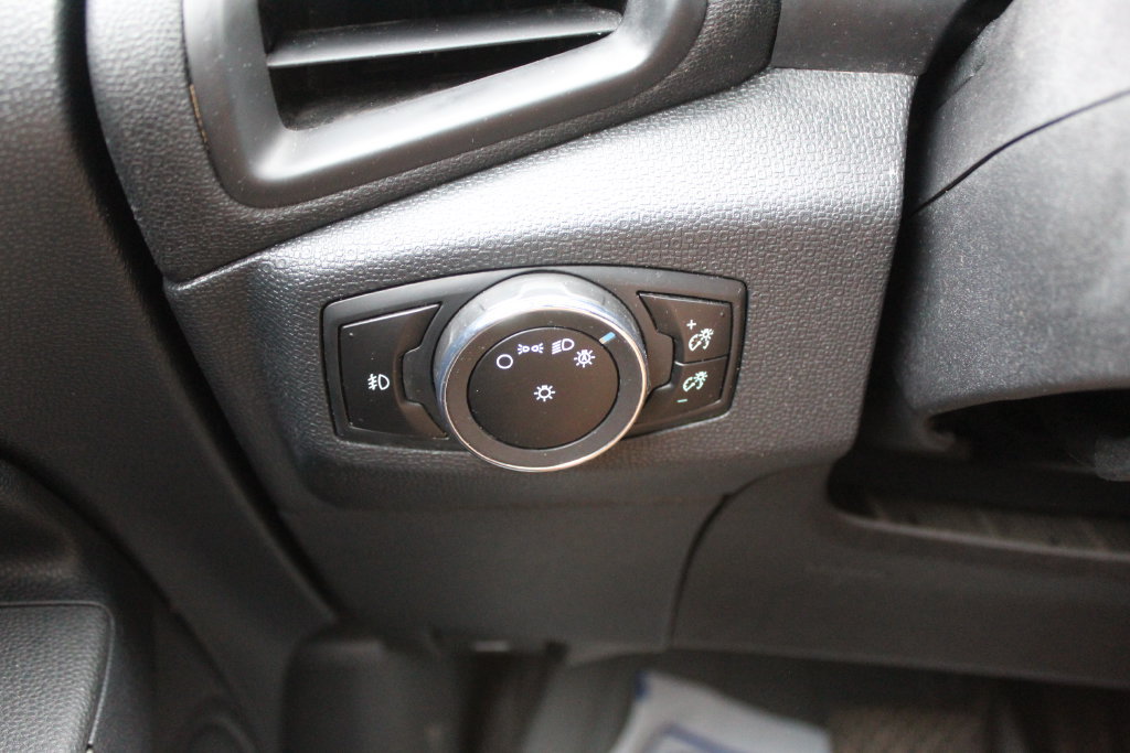 Used 2018 Ford EcoSport SE FWD image 21