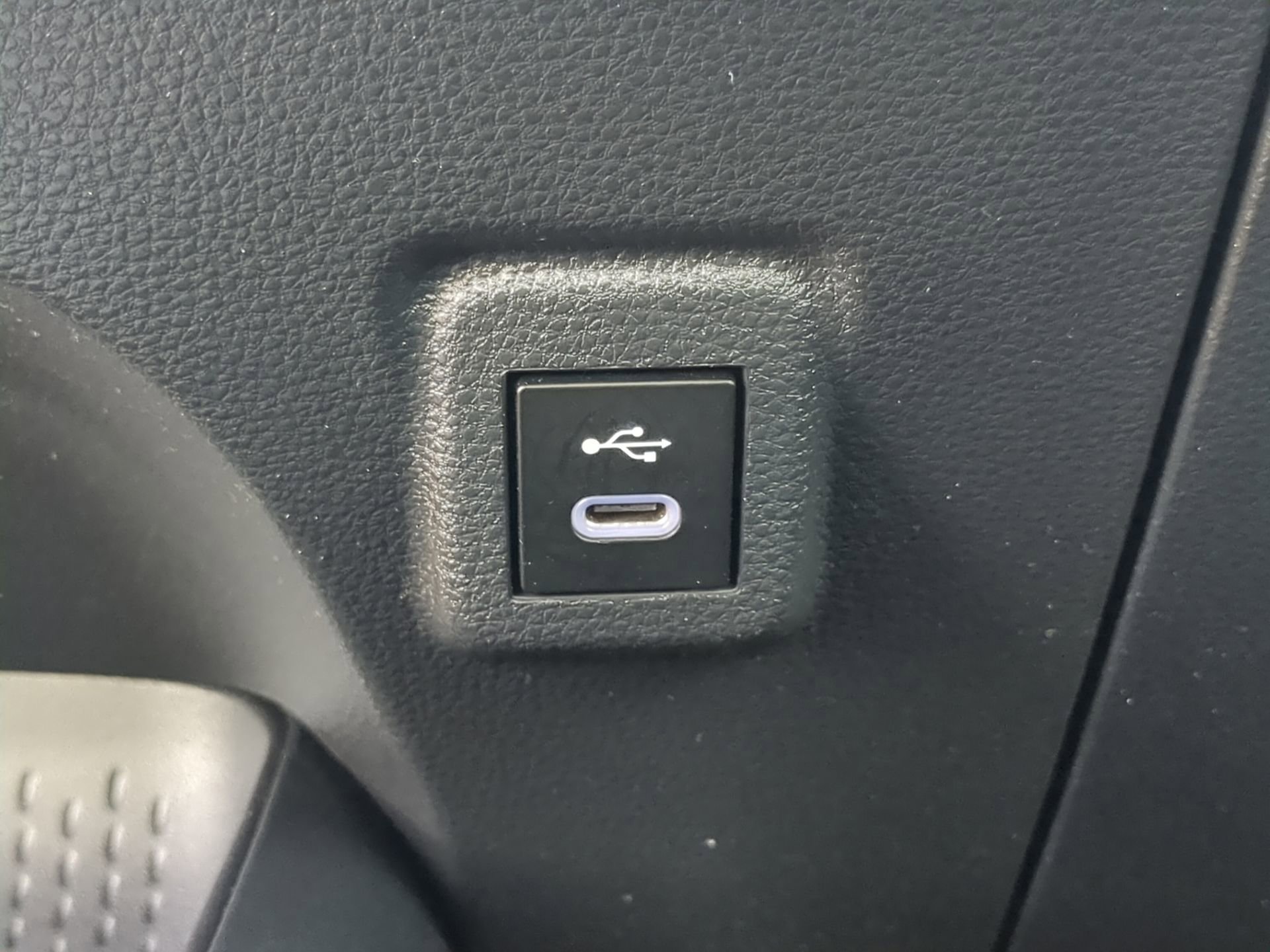 Used 2024 Toyota Corolla SE FWD image 24