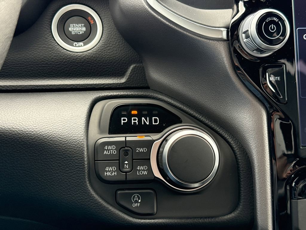 New 2026 RAM 1500 4x4 Crew Cab image 26