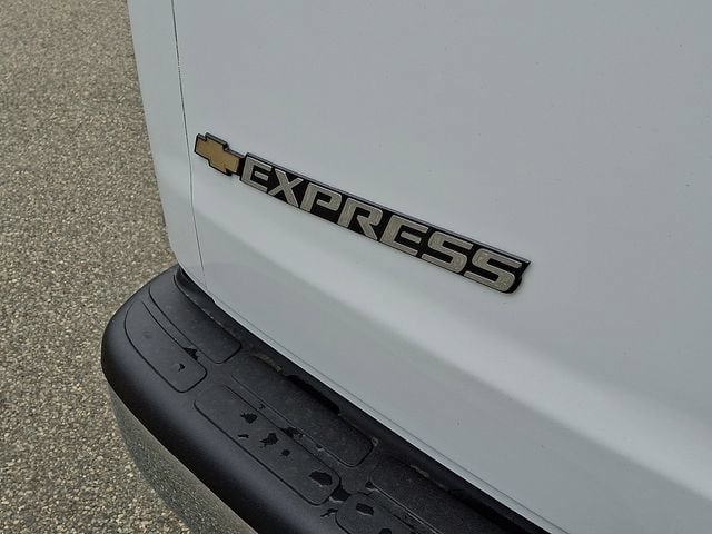 Used 2025 Chevrolet Express 2500 w/ Driver Convenience Package RWD image 39