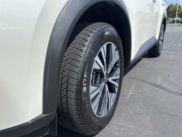 Used 2023 Nissan Rogue SV image 12