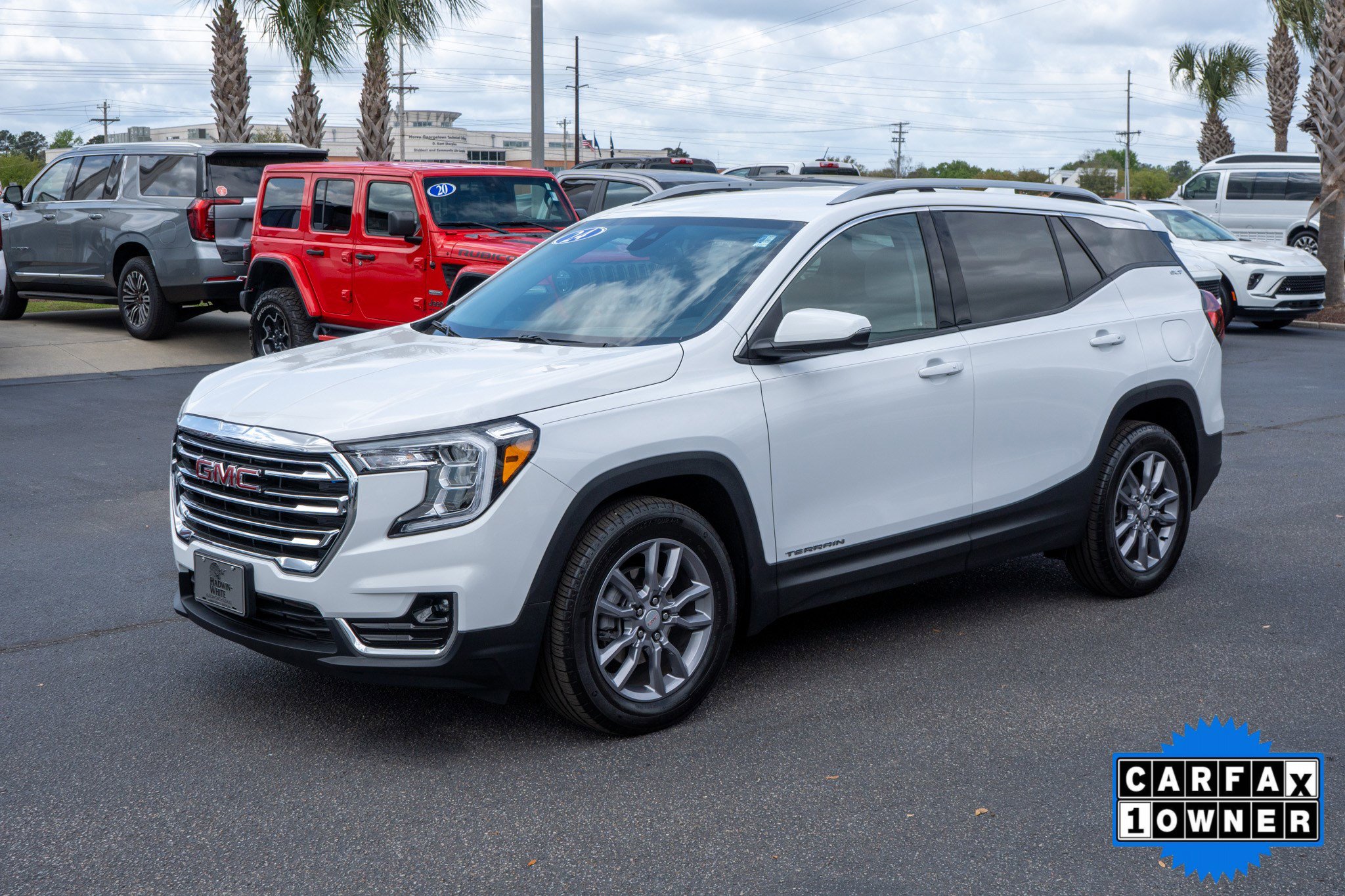 Used 2024 GMC Terrain SLT w/ LPO, Floor Liner Package image 7