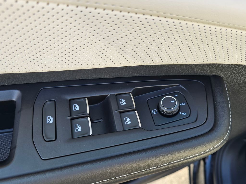 Used 2024 Volkswagen Atlas Cross Sport SEL Premium R-Line image 17