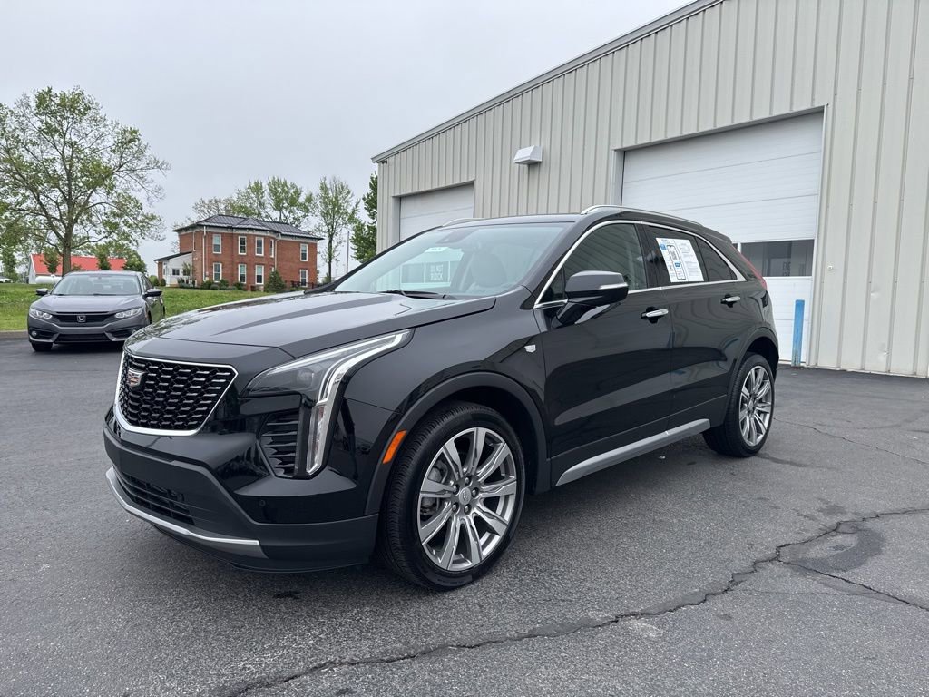 Used 2023 Cadillac XT4 Premium Luxury w/ Cold Weather Package FWD image 3