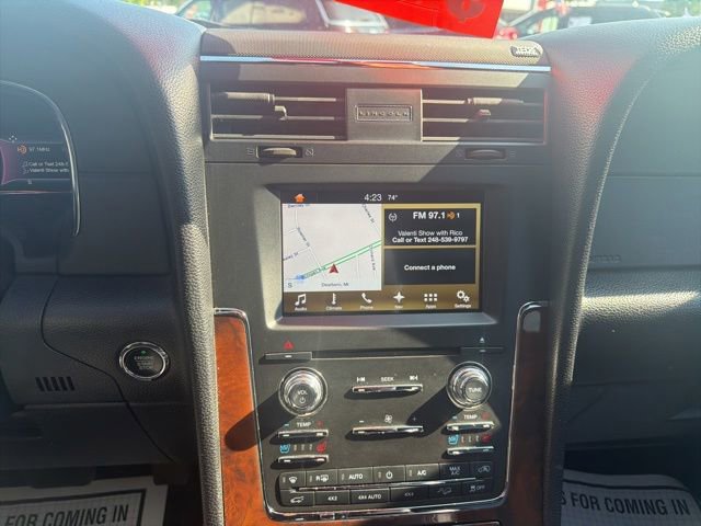 Used 2016 Lincoln Navigator Select AWD/4WD image 32