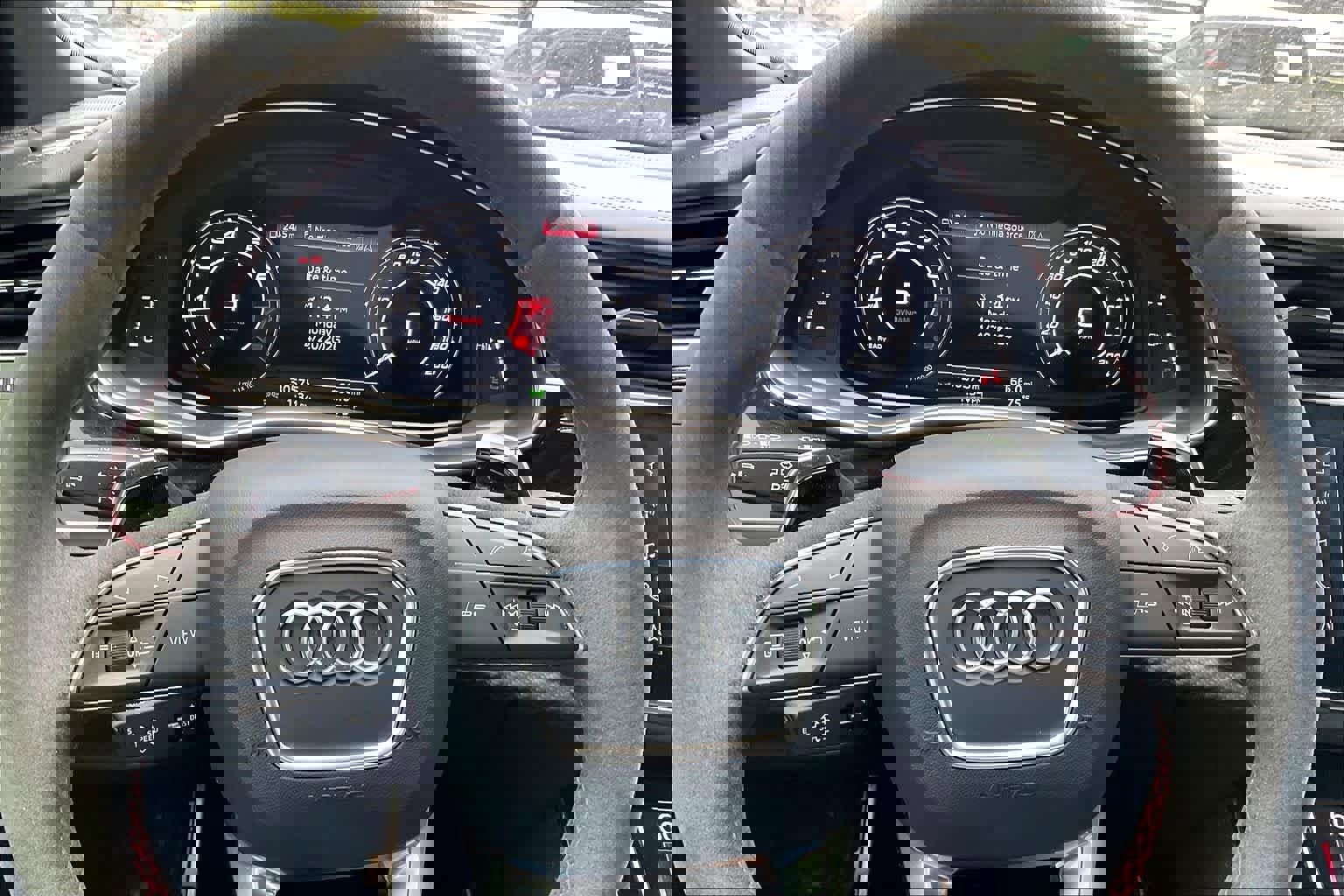 Used 2023 Audi RS Q8 AWD/4WD image 32