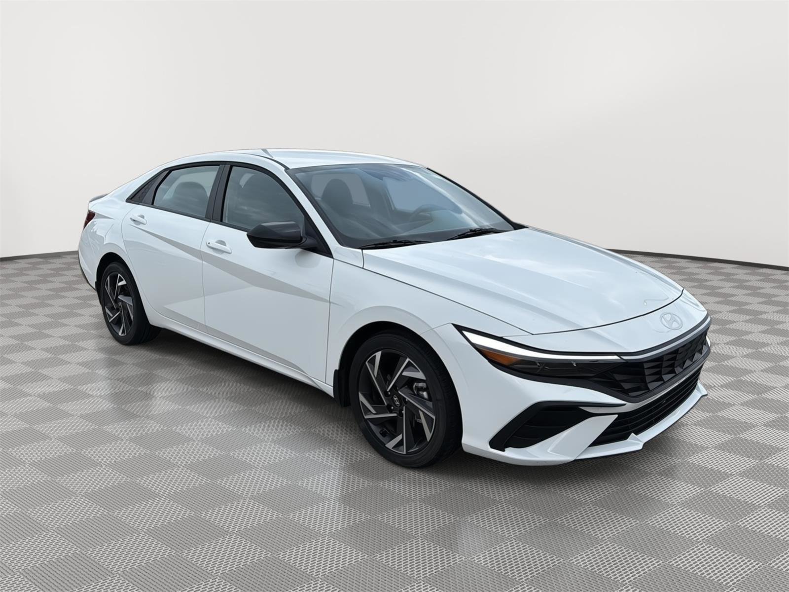 Used 2025 Hyundai Elantra Sport image 7