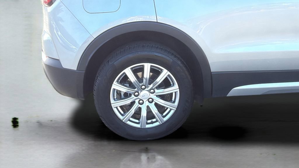 Used 2023 Cadillac XT4 Premium Luxury image 17