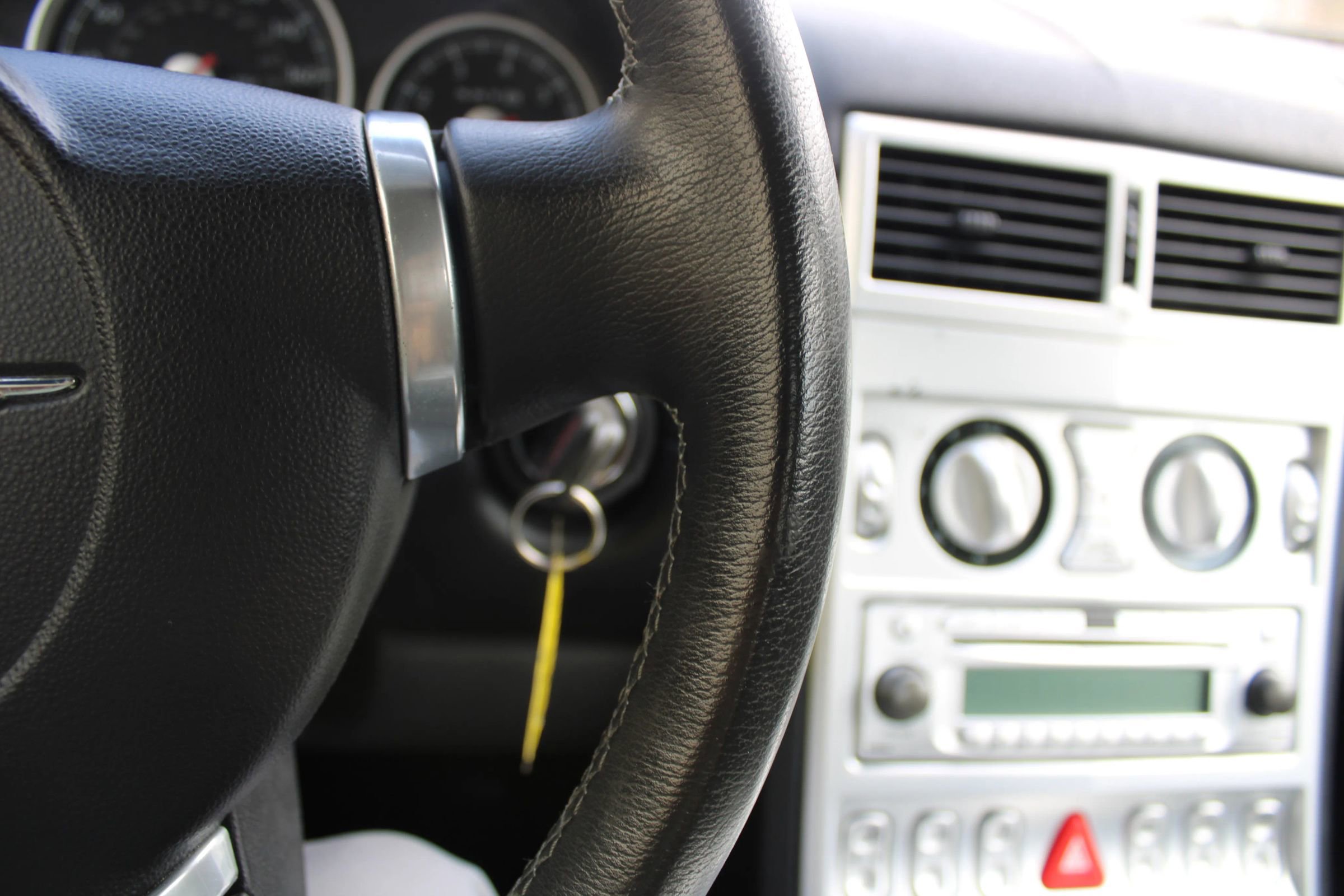 Used 2005 Chrysler Crossfire SRT-6 image 10