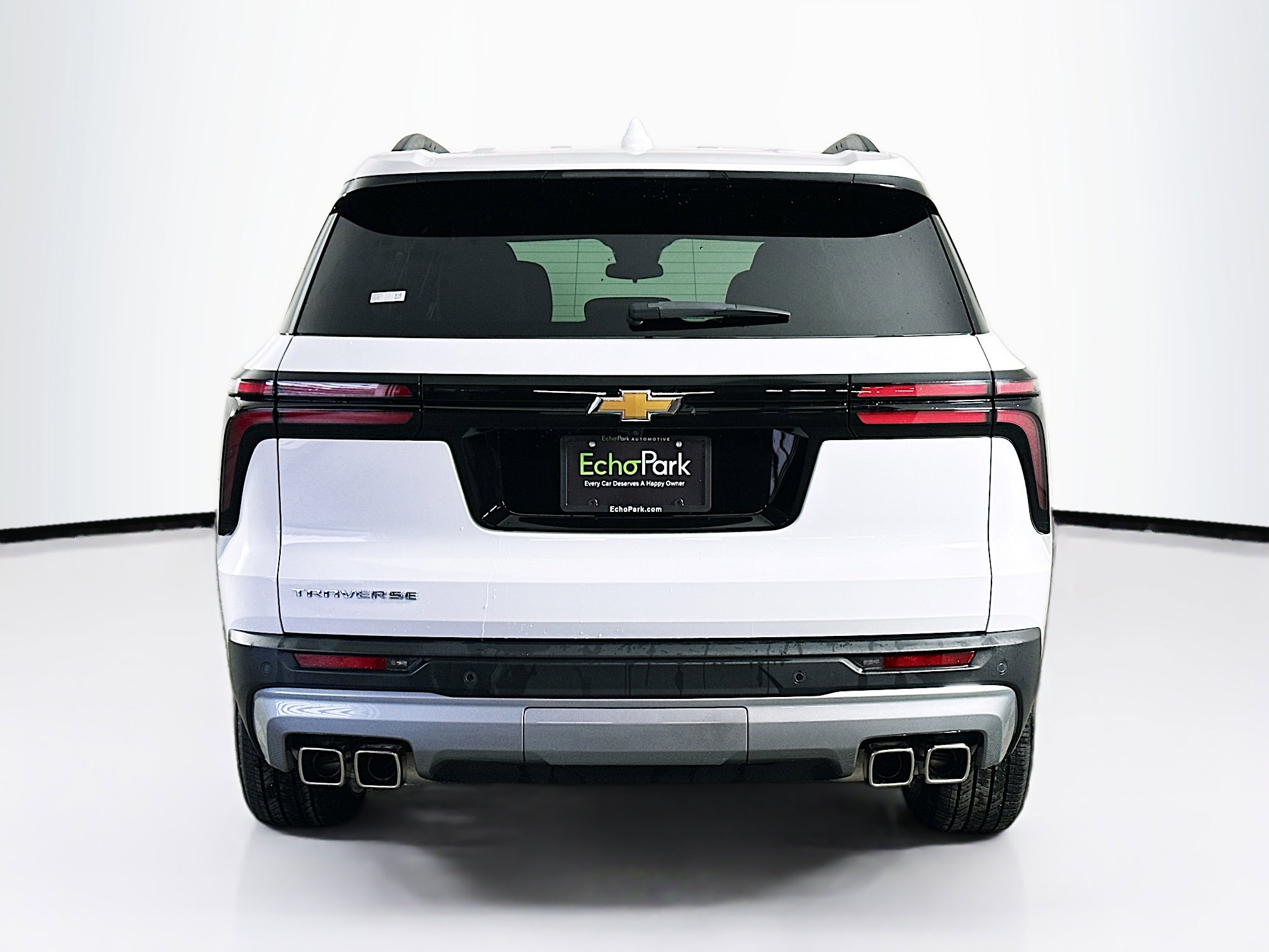 Used 2025 Chevrolet Traverse LT image 7