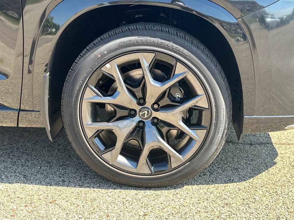 New 2025 Lexus TX 500h AWD image 8