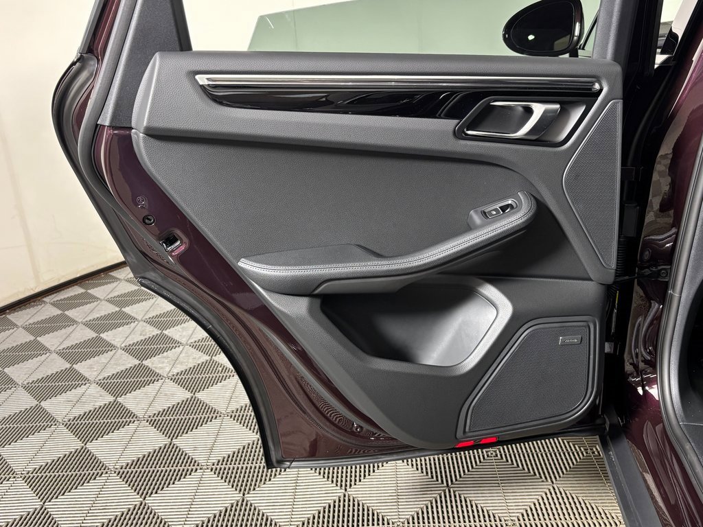 New 2026 Porsche Macan image 33