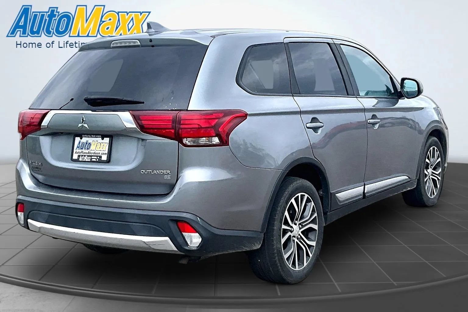 Used 2018 Mitsubishi Outlander SE AWD/4WD image 9
