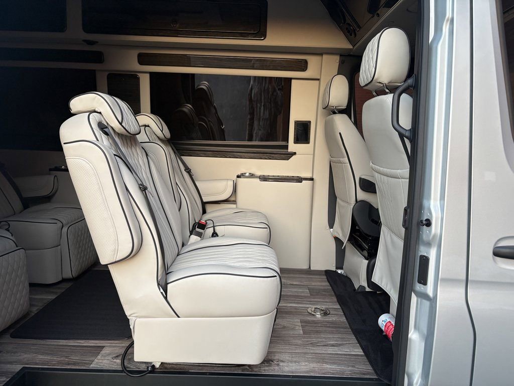 Used 2024 Mercedes-Benz Sprinter 3500 image 32