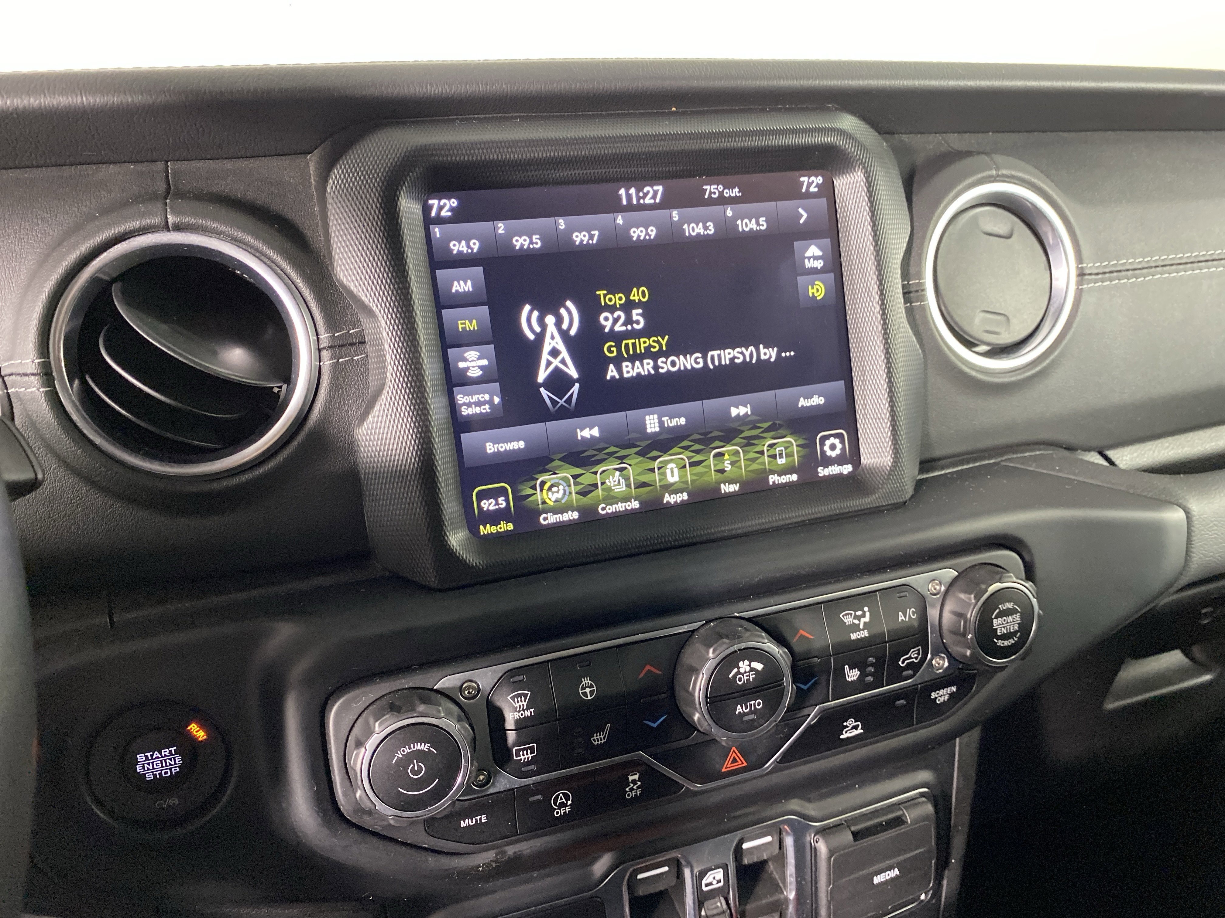 Used 2022 Jeep Wrangler Unlimited Sahara w/ Cold Weather Group image 30