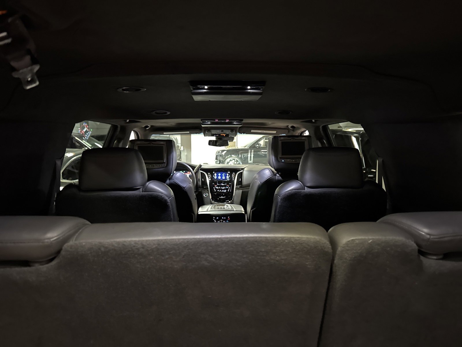 Used 2017 Cadillac Escalade ESV Platinum image 28