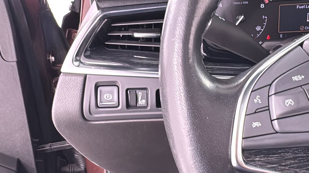 Used 2022 Cadillac XT5 Premium Luxury w/ LPO, Floor Liner Package image 39