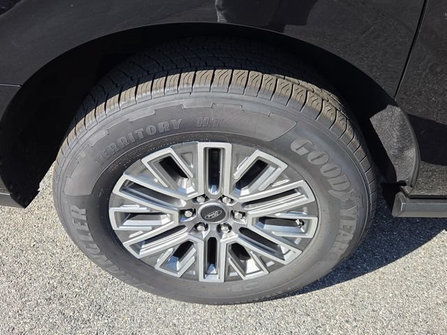 New 2027 Ford Expedition Max Platinum w/ Driver's Package AWD/4WD image 9