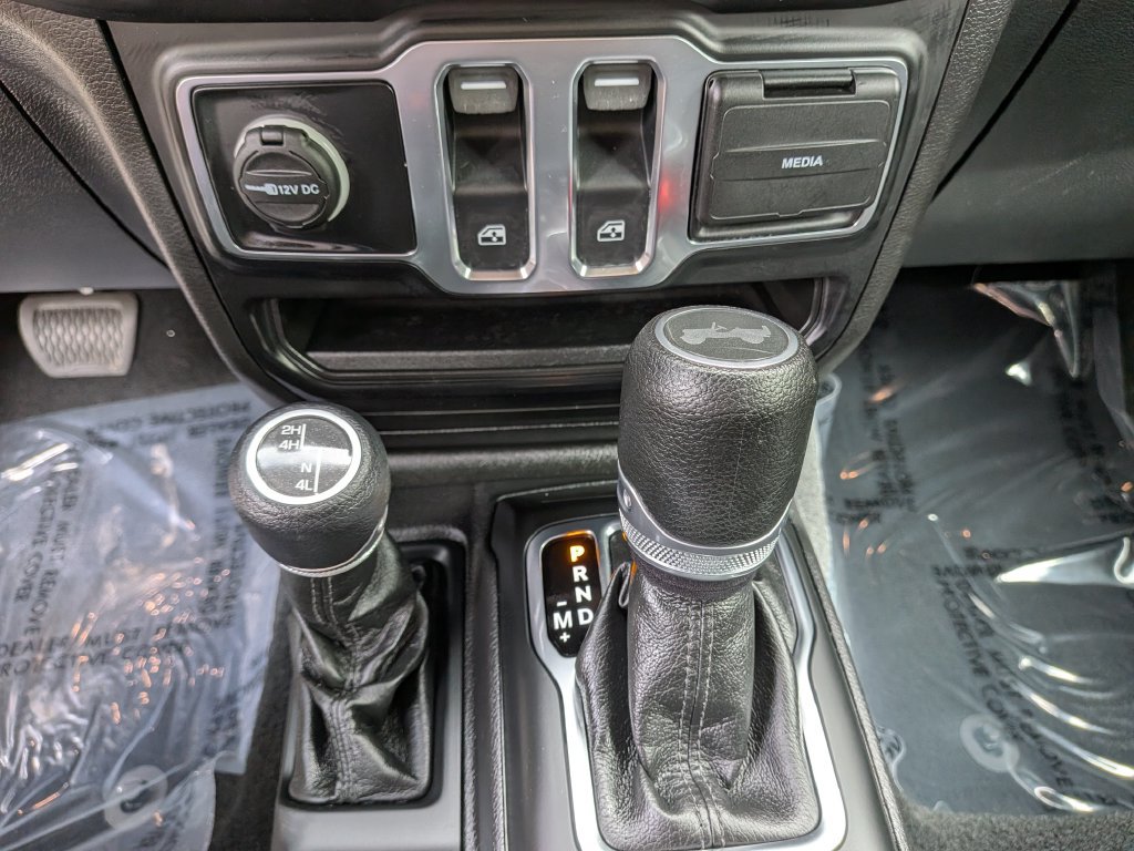 Used 2022 Jeep Wrangler Sport AWD/4WD image 20