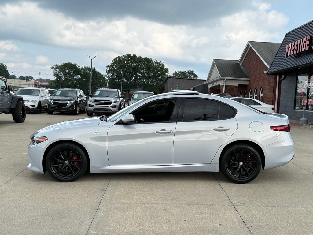 Used 2022 Alfa Romeo Giulia Sprint AWD/4WD image 3