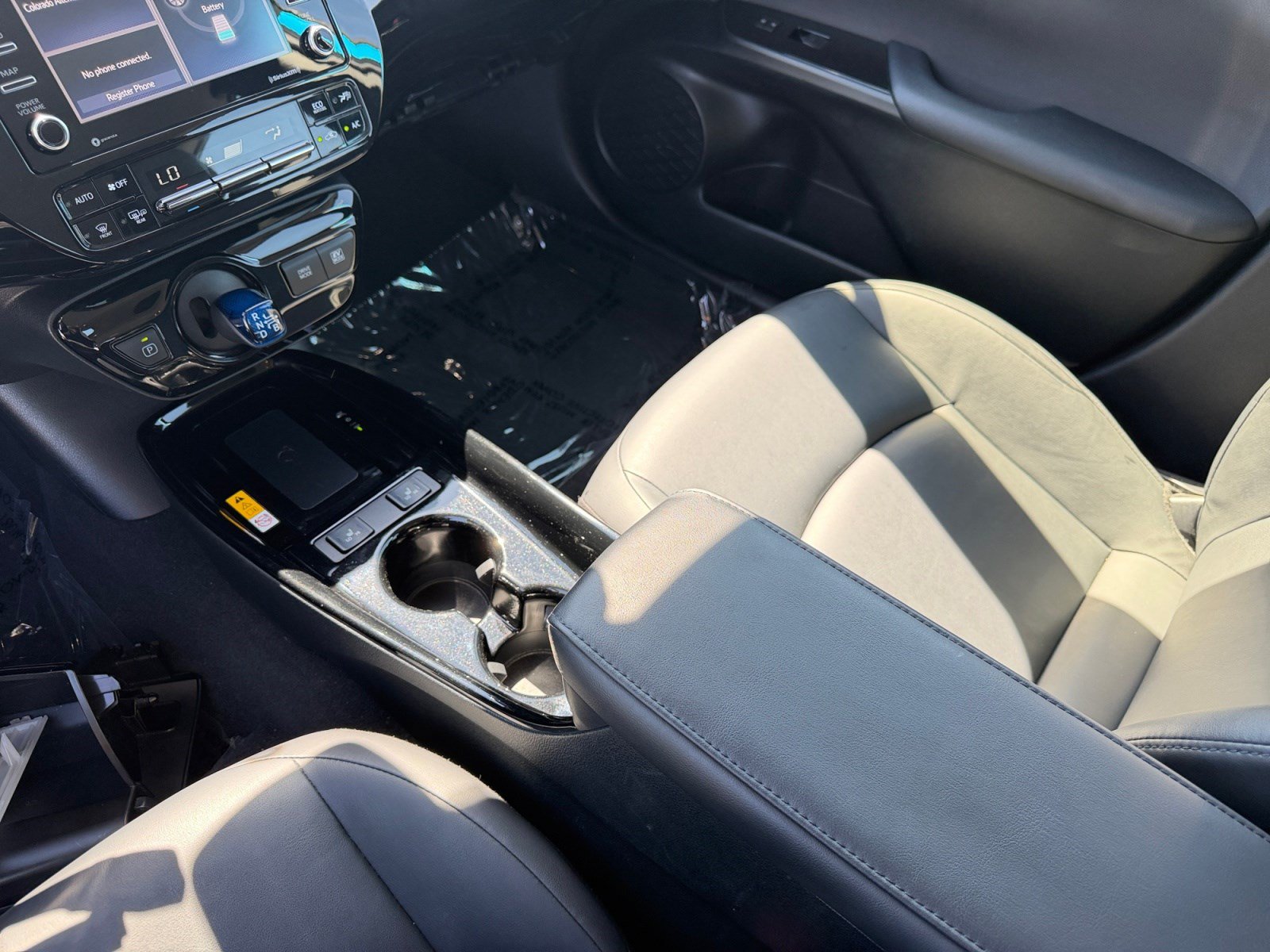 Used 2022 Toyota Prius XLE w/ Advanced Technology Package AWD/4WD image 15