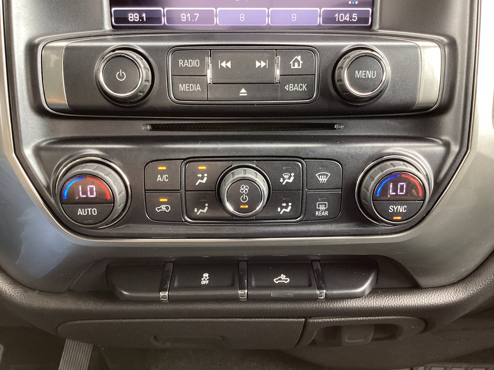 Used 2018 Chevrolet Silverado 1500 LT w/ Texas Edition RWD image 18