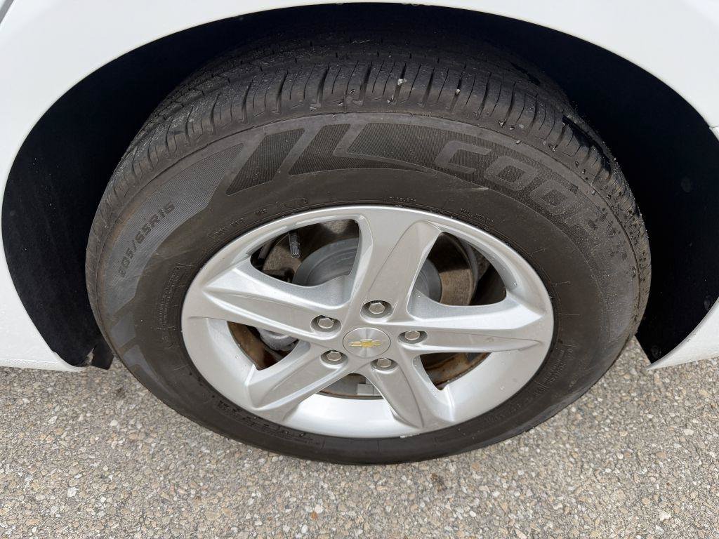 Used 2023 Chevrolet Malibu LS FWD image 19