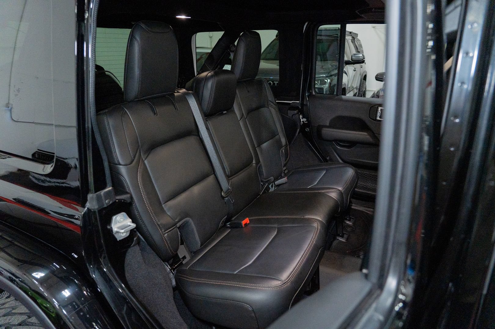 Used 2022 Jeep Wrangler Unlimited Rubicon w/ Trailer Tow Package AWD/4WD image 28