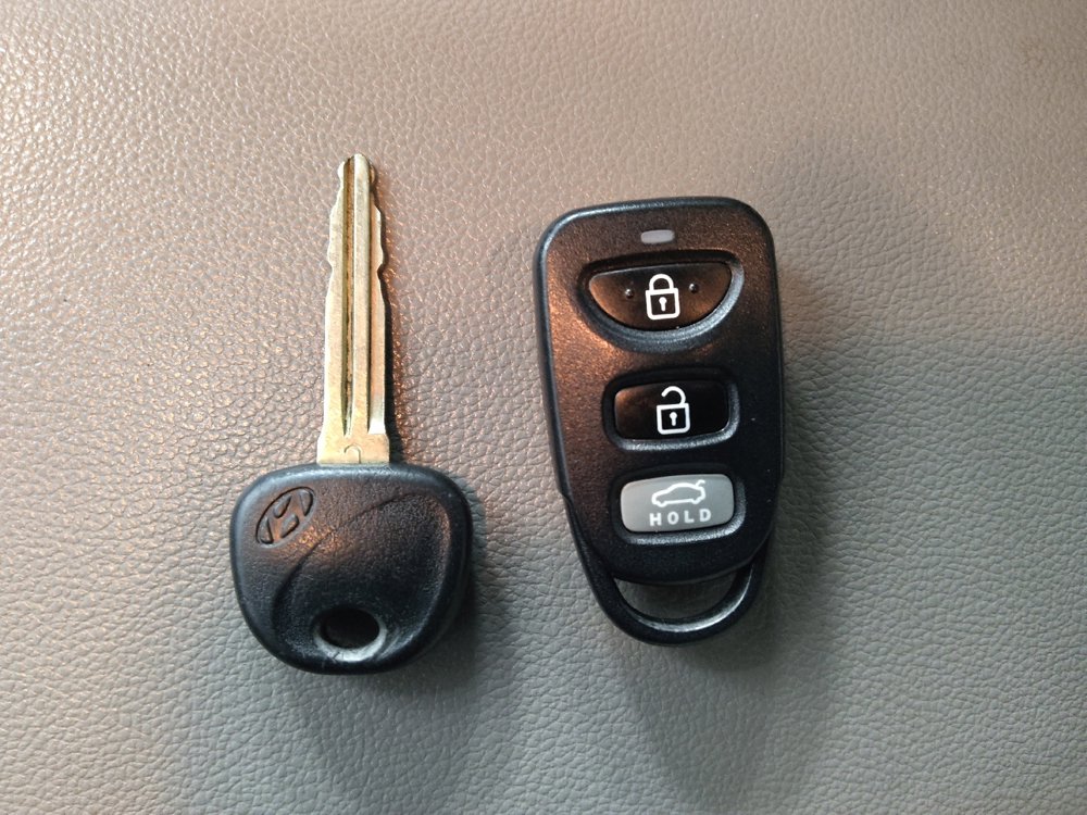 Used 2017 Hyundai Elantra SE image 32