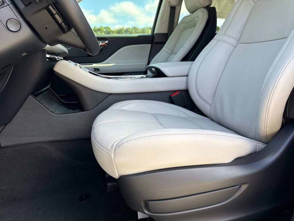 New 2025 Lincoln Aviator Reserve image 21