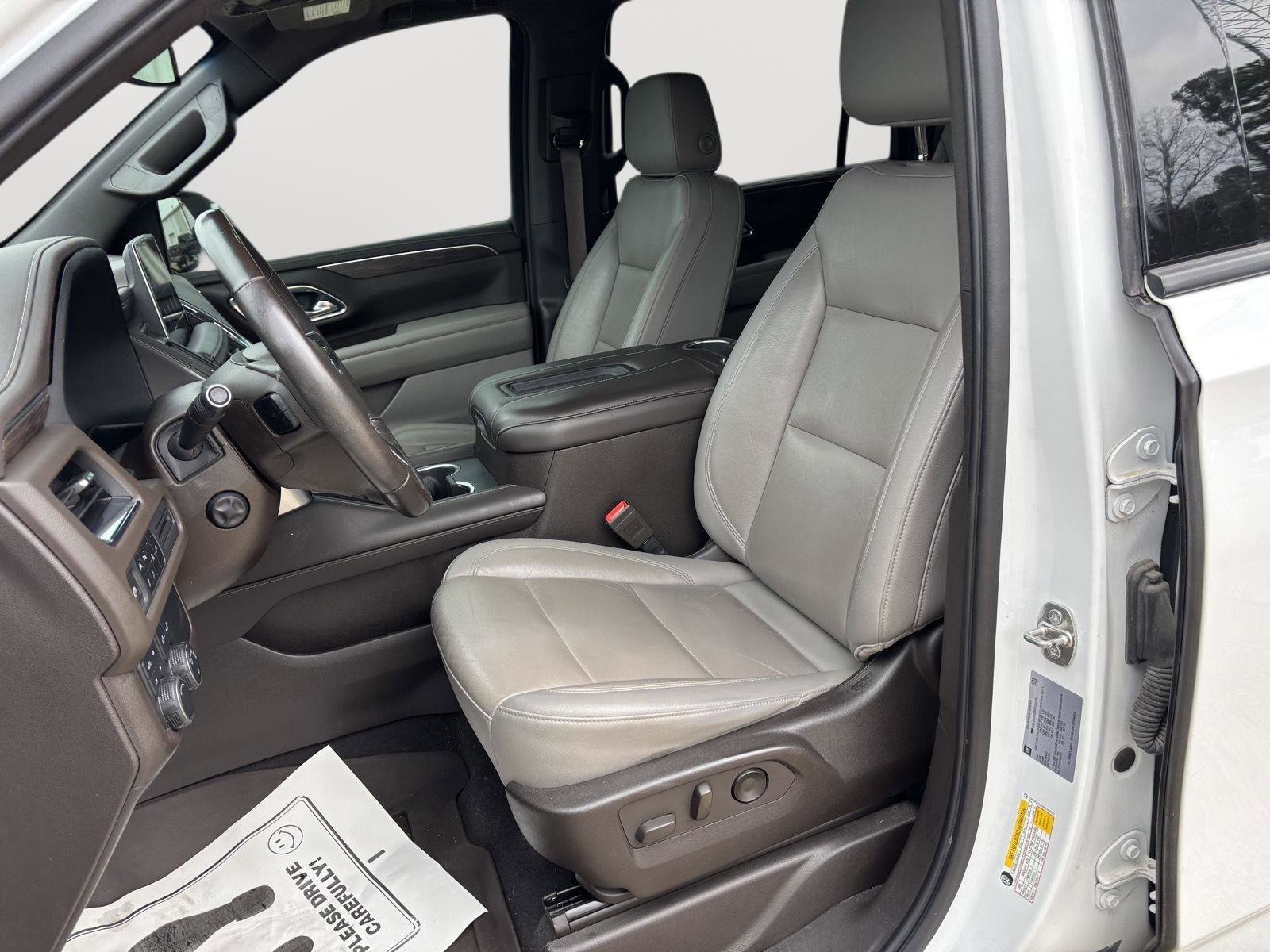 Used 2021 Chevrolet Suburban Z71 w/ Luxury Package image 17