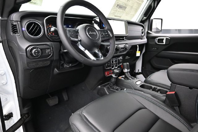 New 2026 Jeep Gladiator Sport AWD/4WD image 19