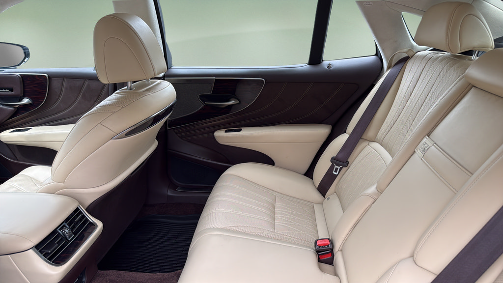 Used 2019 Lexus LS 500 AWD w/ Interior Upgrade Package image 16