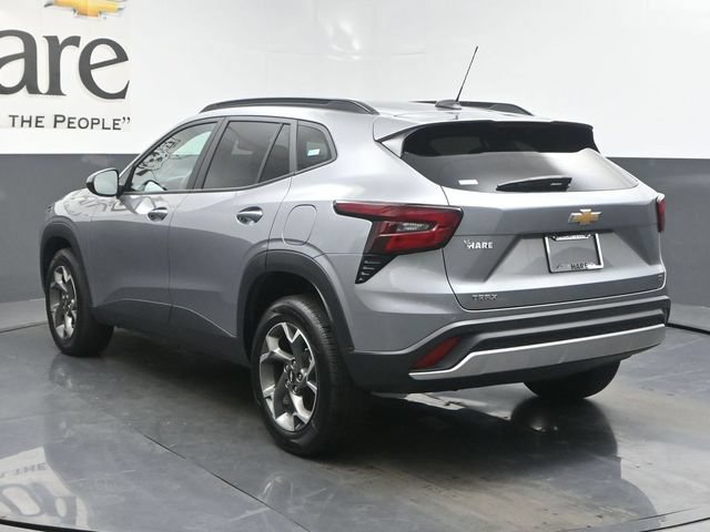 Used 2025 Chevrolet Trax LT w/ Driver Confidence Package FWD image 38