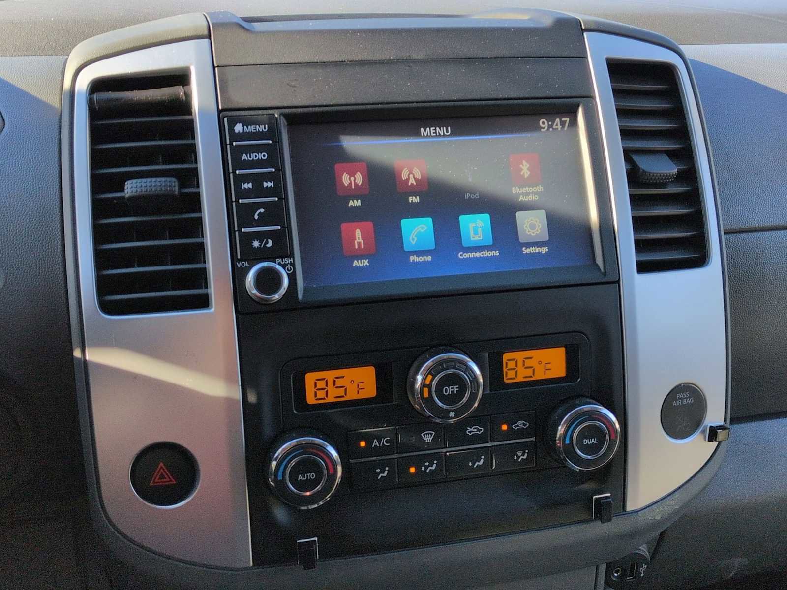 Used 2021 Nissan Frontier SV w/ Midnight Edition Floor Mats image 28