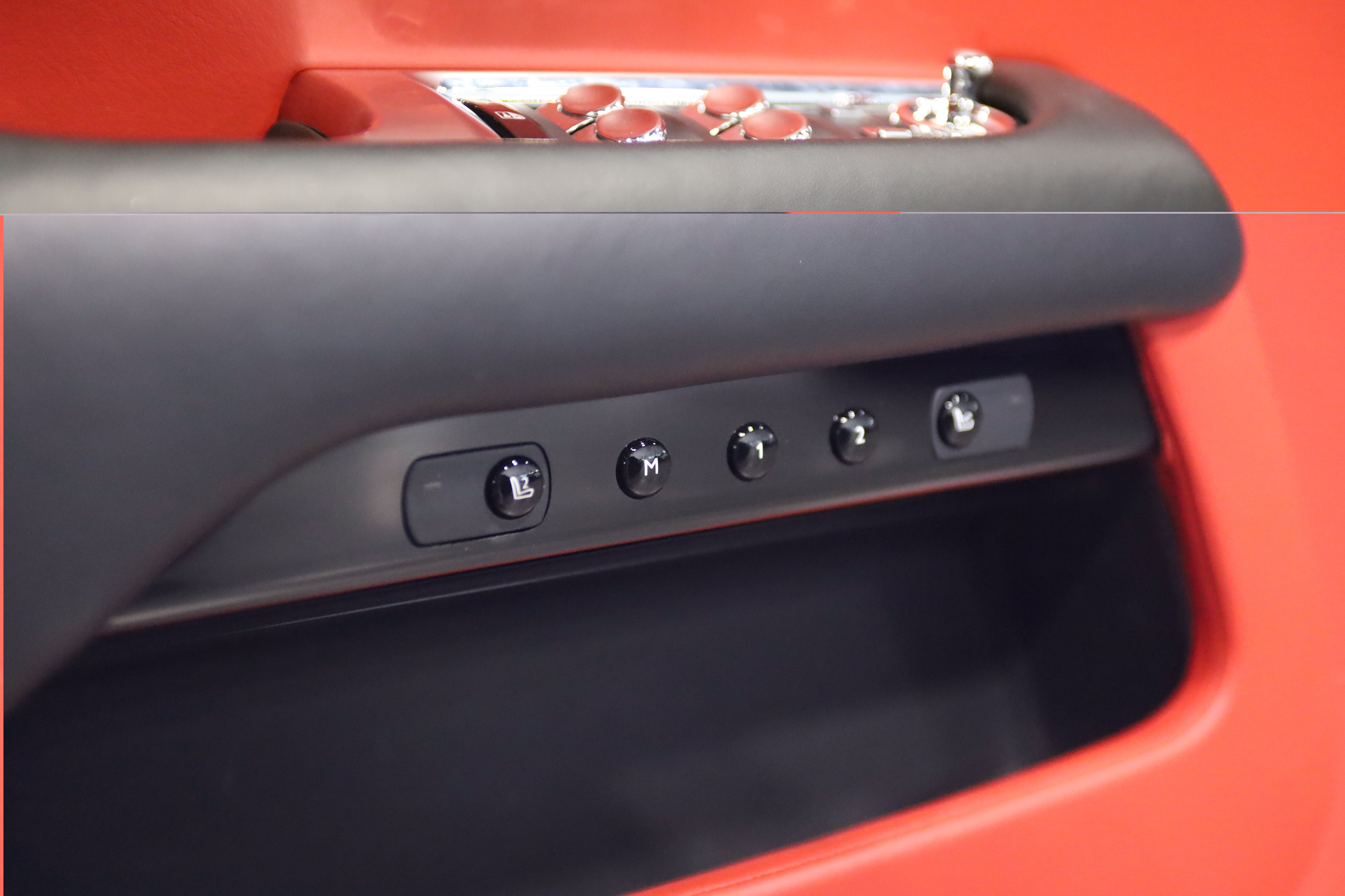 Used 2018 Rolls-Royce Wraith RWD image 13