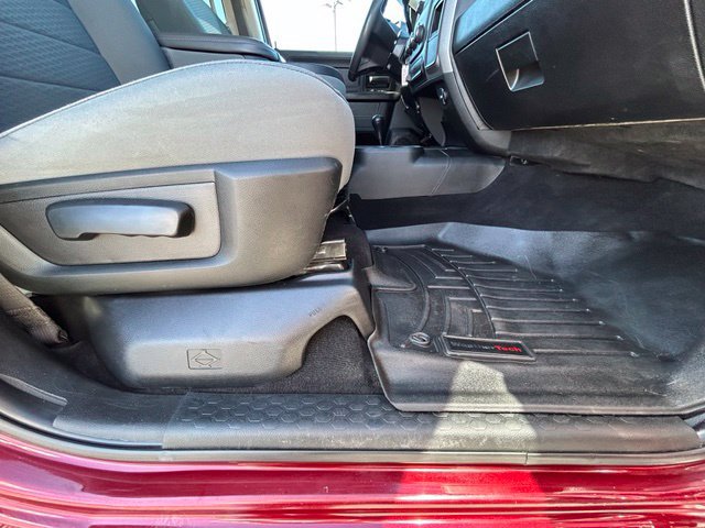 Used 2018 RAM 3500 Tradesman w/ Chrome Appearance Group AWD/4WD image 32