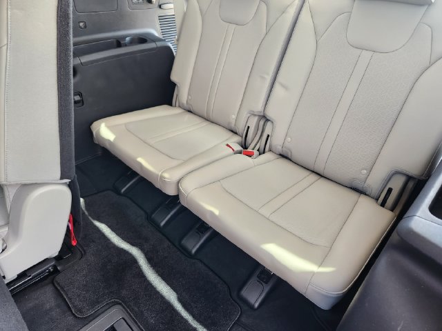 Certified 2022 Kia Sorento S w/ Panoramic Sunroof Package FWD image 32