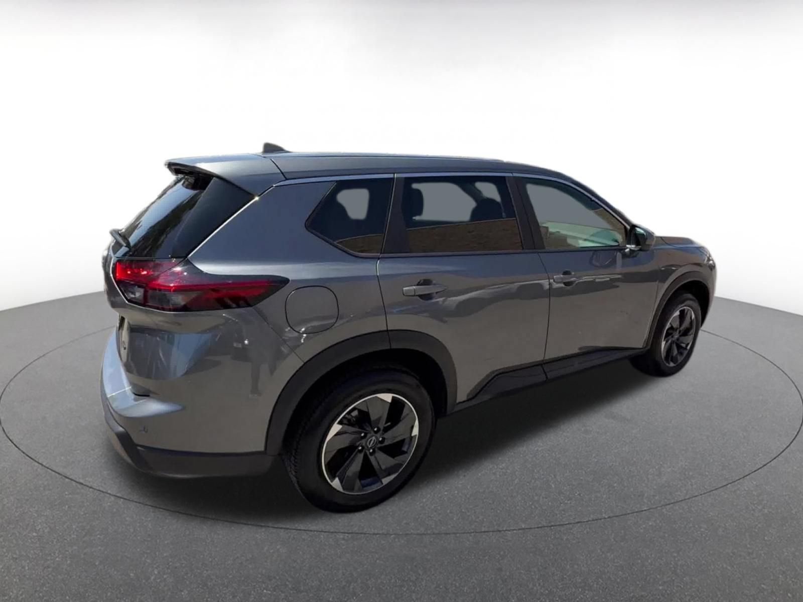 Used 2025 Nissan Rogue SV AWD/4WD image 14