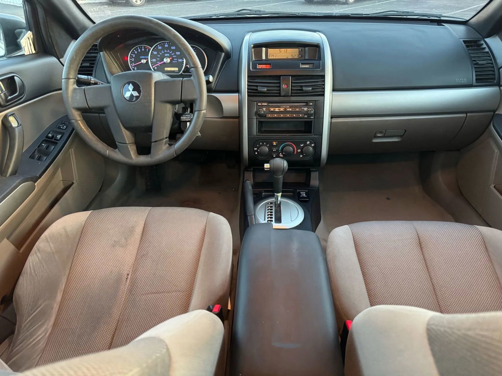 Used 2005 Mitsubishi Galant ES image 21