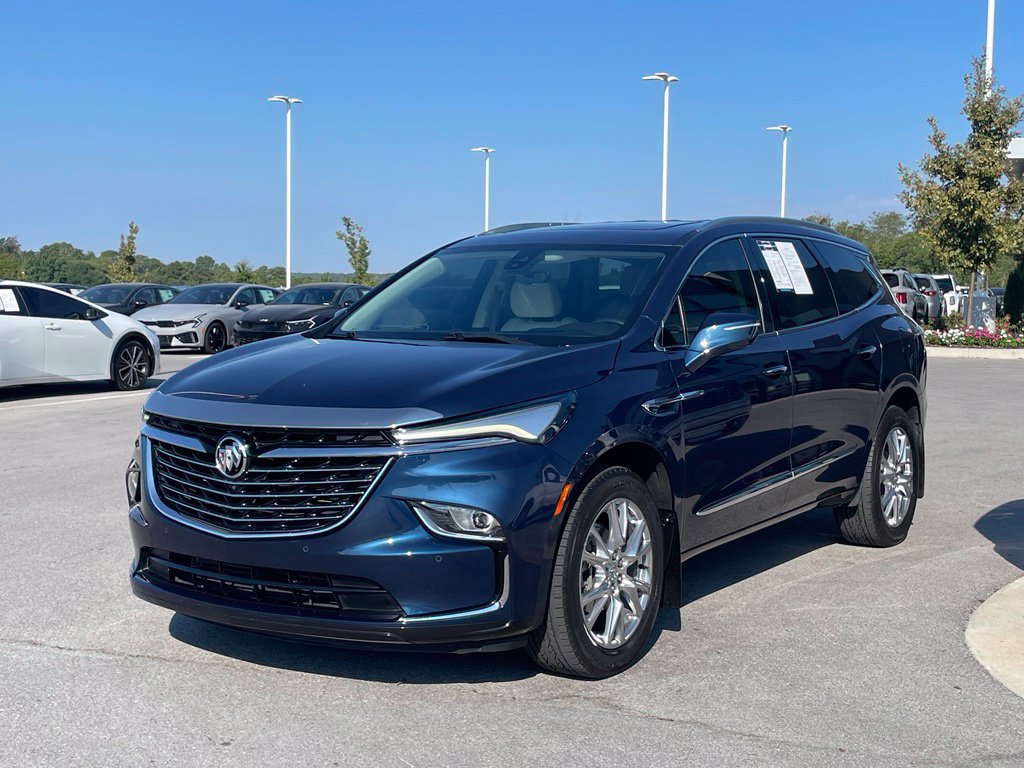 Used 2023 Buick Enclave Premium w/ Experience Buick Package FWD image 4
