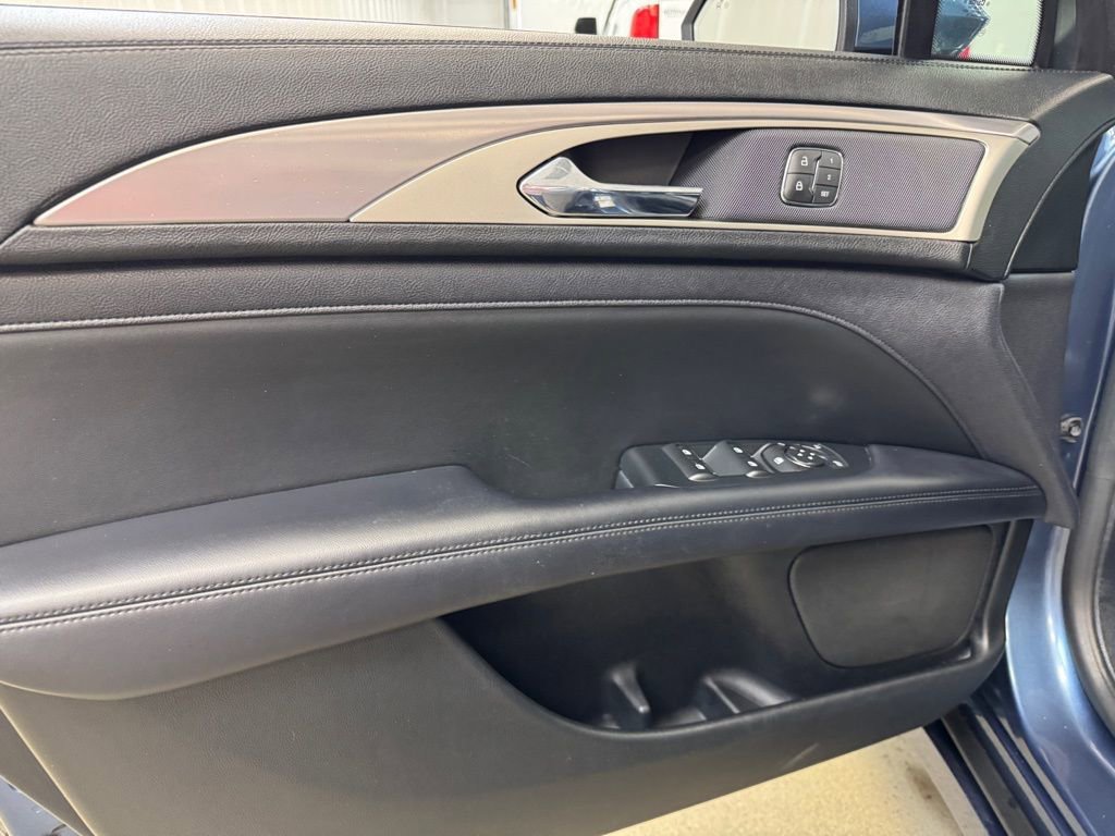Used 2019 Lincoln MKZ Premiere image 8