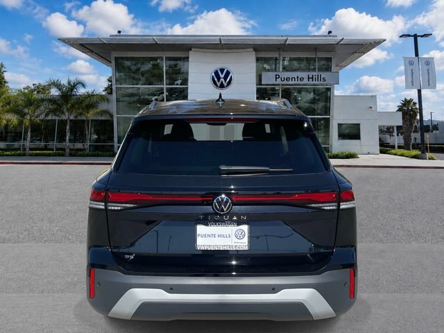 New 2026 Volkswagen Tiguan SE FWD image 5