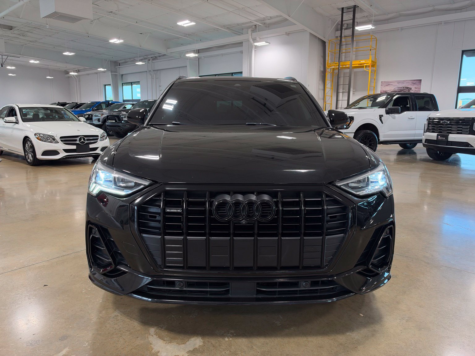 Used 2021 Audi Q3 2.0T Premium Plus w/ Premium Plus Package AWD/4WD image 2